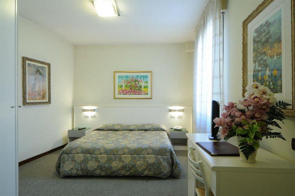 Hotel Cristallo コネリアーノ エクステリア 写真